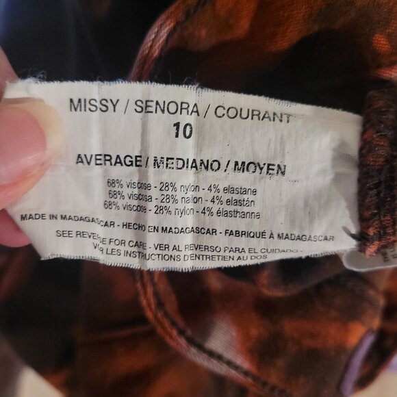 Gloria Vanderbilt Reverse Dye Distressed Pants Size 10 - Picture 8 of 8